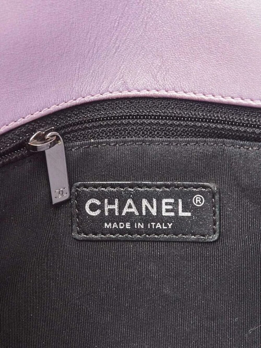 Chanel Pink Quilted Patent Leather New Medium Boy Bag - Picture 9 of 11